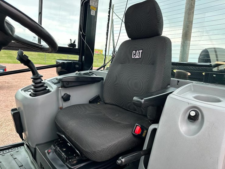 2019-caterpillar-906m-image-47