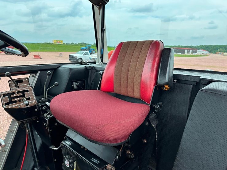 1980-massey-ferguson-2705-image-43