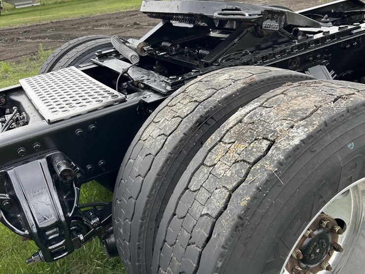 2016-kenworth-t880-image-13