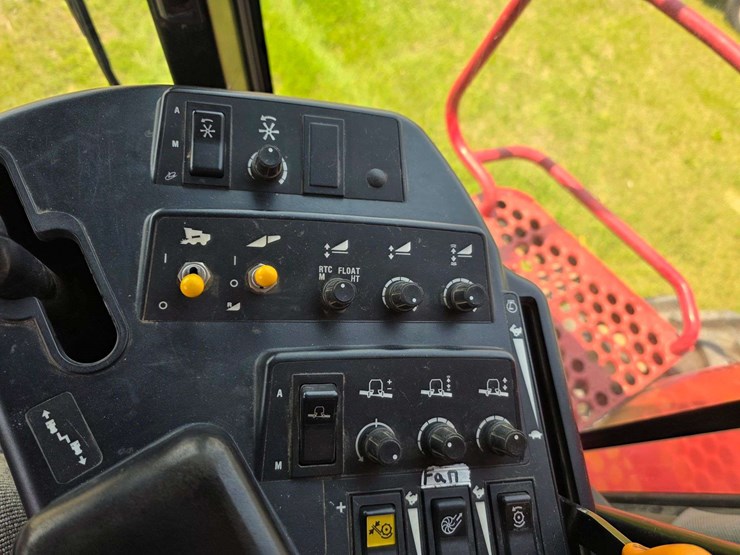 2002-case-ih-2388-image-79