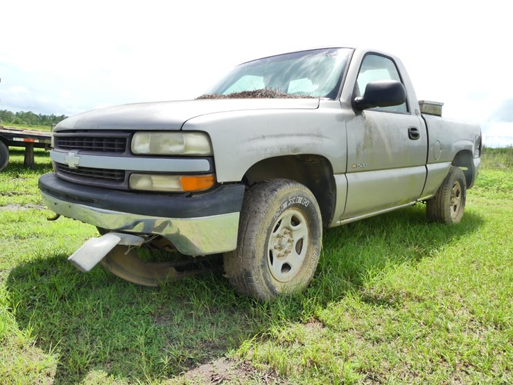1999-chevrolet-silverado-1500-image-2
