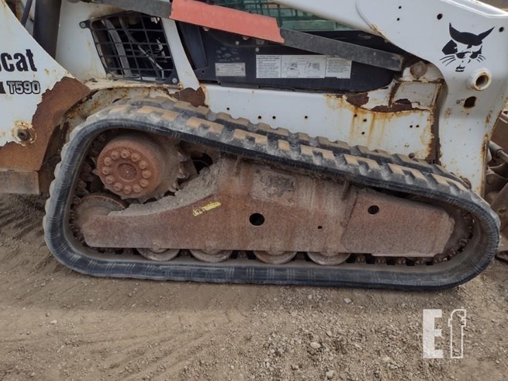 2014-bobcat-t590-image-28
