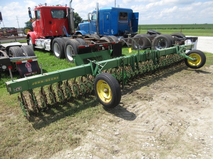 john-deere-400-image-1