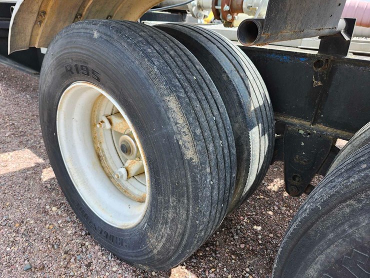 1985-pratt-tanker-trailer-image-14