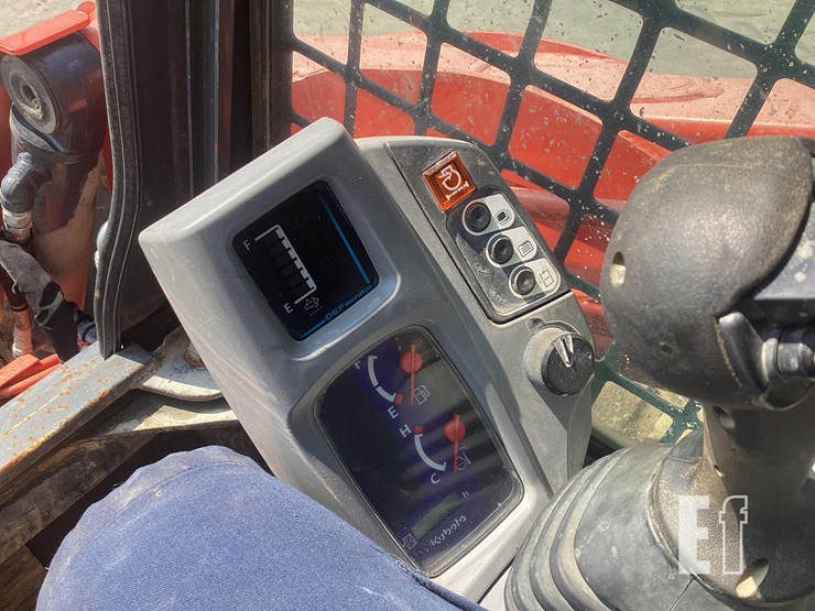 2018-kubota-svl95-2s-image-17