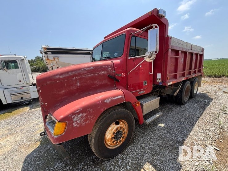 1997-freightliner-fld112-image-14