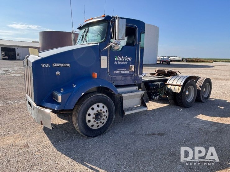 2000-kenworth-t800-image-15