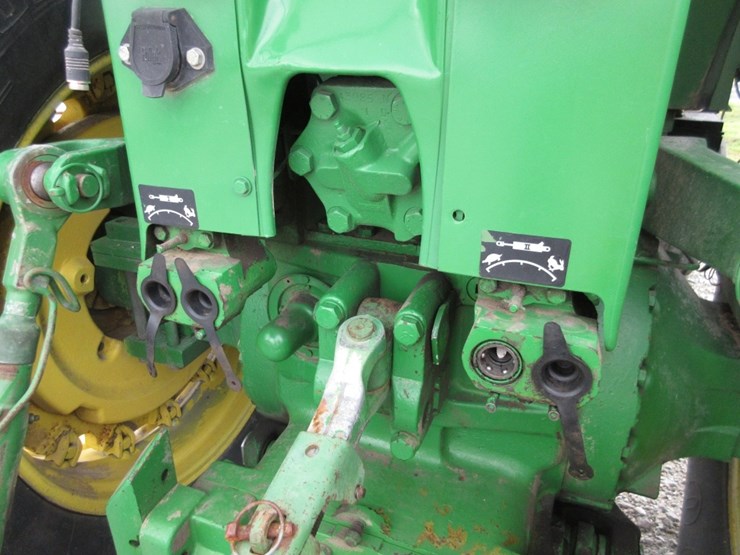 john-deere-4520-image-10