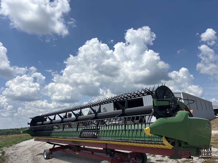2018-john-deere-635fd-image-1