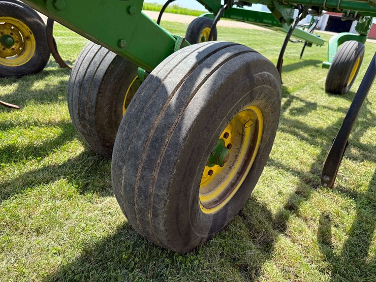 2011-john-deere-2410-image-27