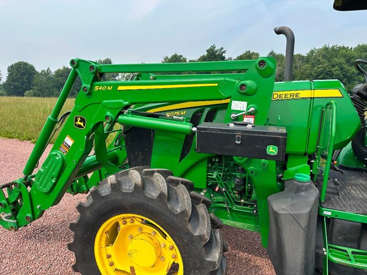 2018-john-deere-5075m-image-17
