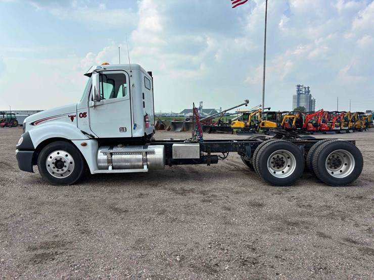 2008-freightliner-columbia-straight-truck-image-6