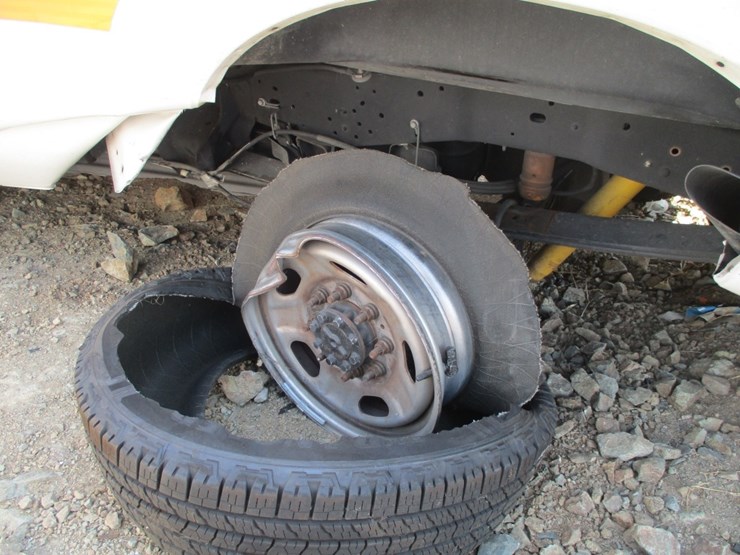 2015-ford-f250-xl-image-16