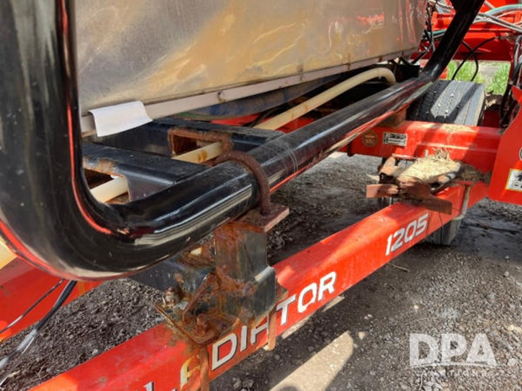 2017-kuhn-gladiator-1205-strip-till-bar-(jn2500)-image-40