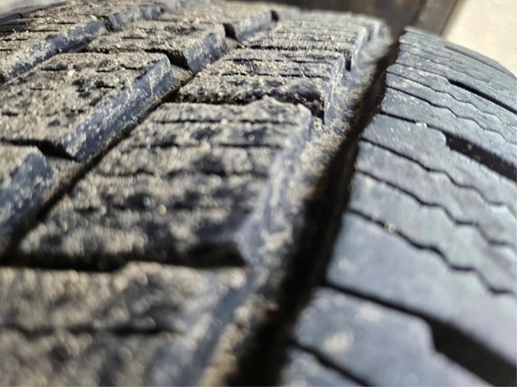 2011-ford-escape-image-27