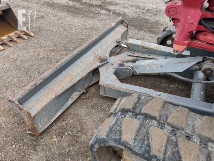 2018-takeuchi-tb260-image-26