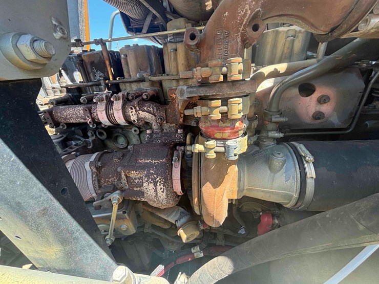 2017-liebherr-l586-image-25