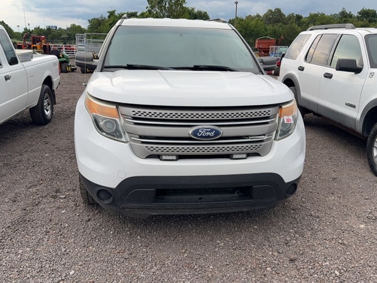 2013-ford-explorer-image-2