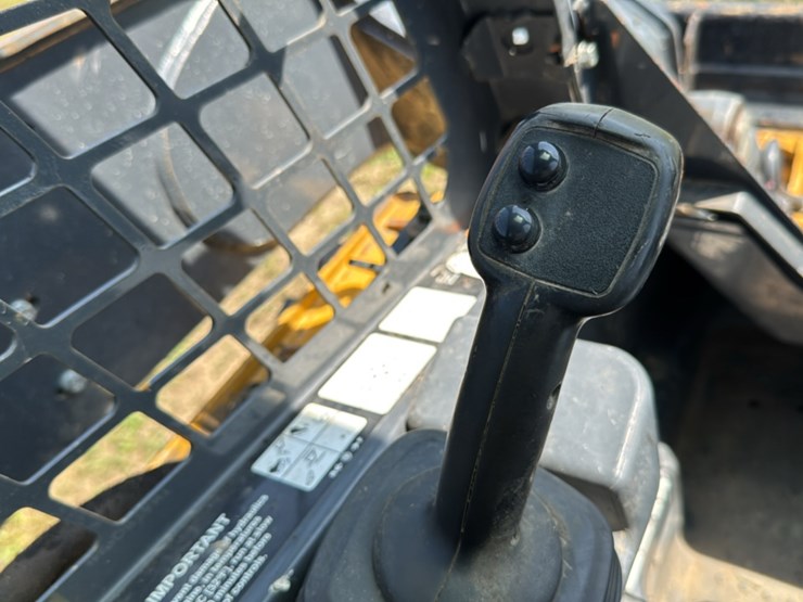 2019-deere-330g-image-27