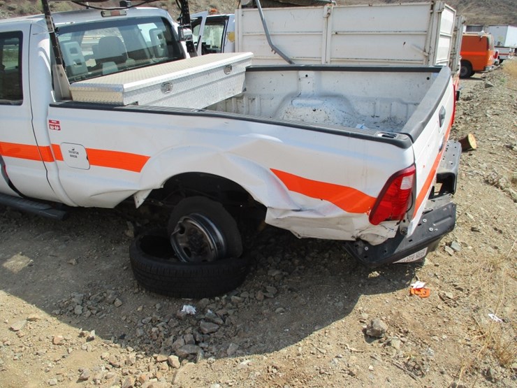 2015-ford-f250-xl-image-5