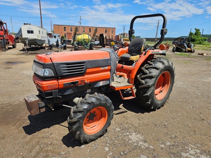 kubota-l3710-image-1