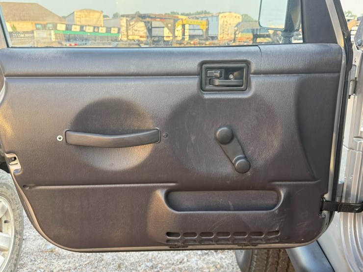 2000-jeep-wrangler-image-26