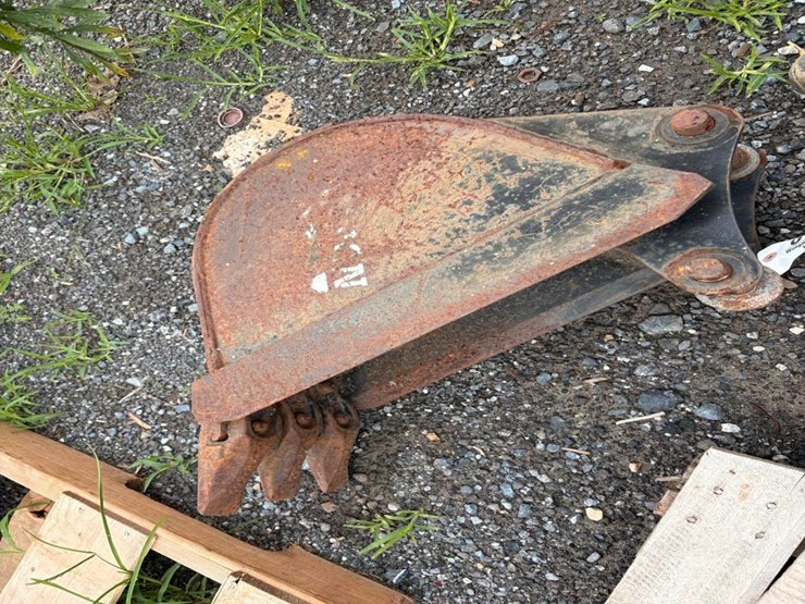 12in-excavator-bucket-image-1