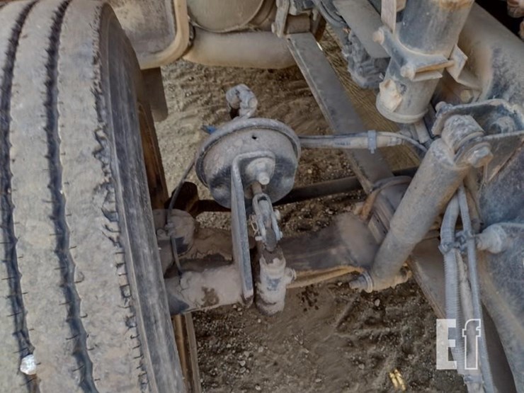 2013-ford-f650-xlt-image-21