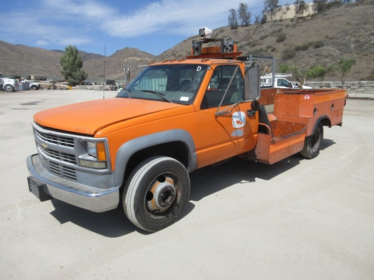 2000-chevrolet-3500hd-image-1