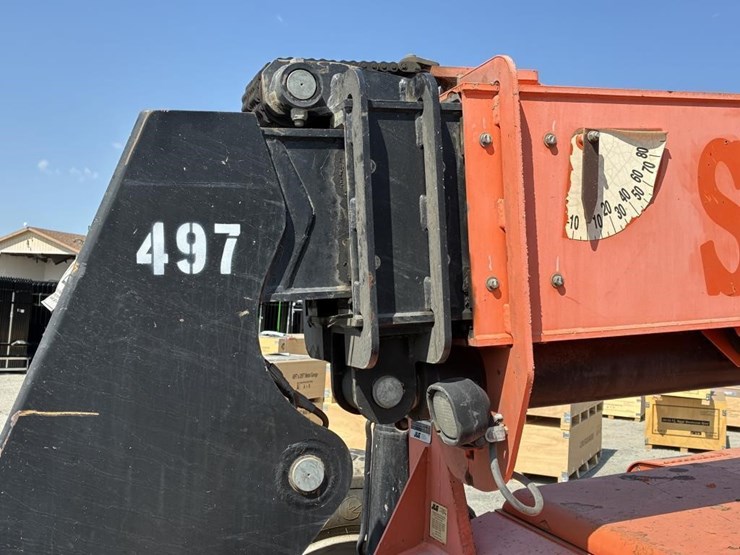 2015-jlg-8042-image-6