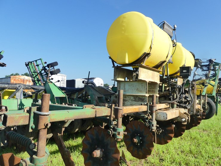 john-deere-1700-image-6