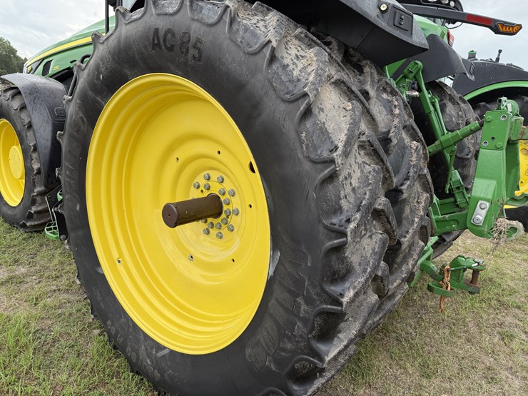 2021-john-deere-8r-230-image-9