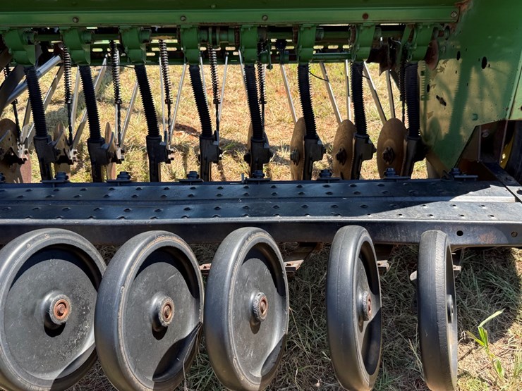 john-deere-8300-image-10