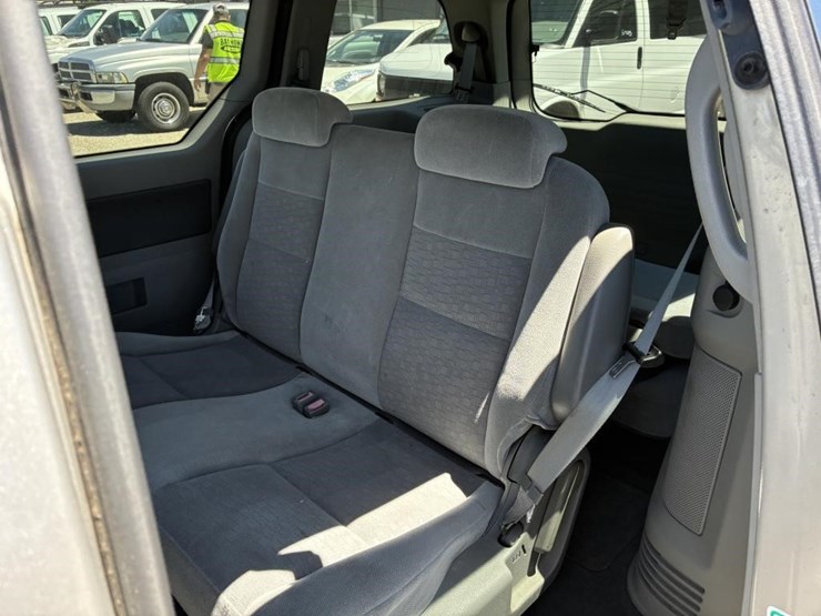 2004-ford-freestar-image-10