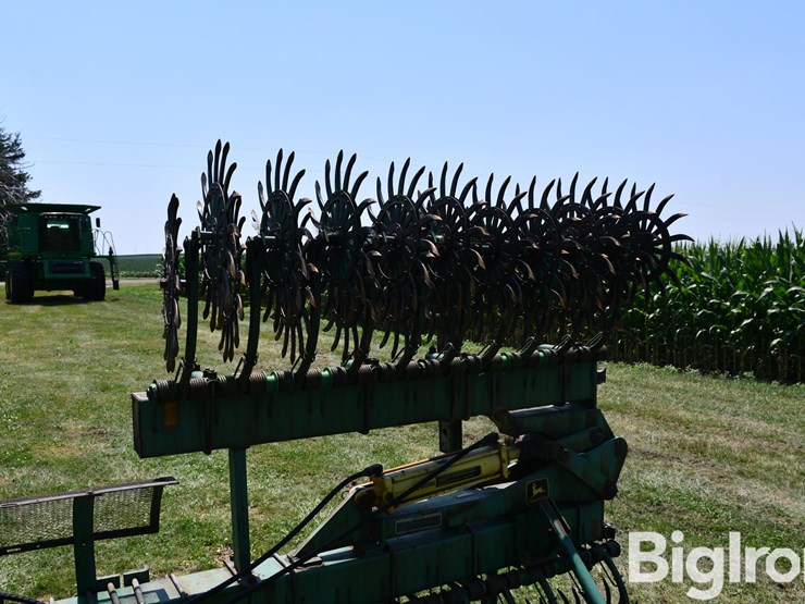 john-deere-28-image-19