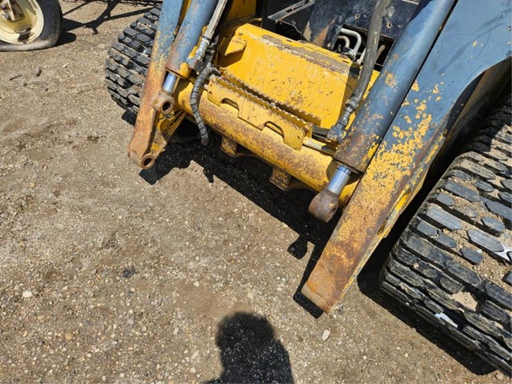 deere-ct332-image-9