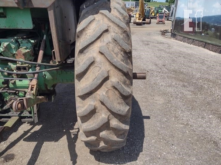 john-deere-4240-image-22