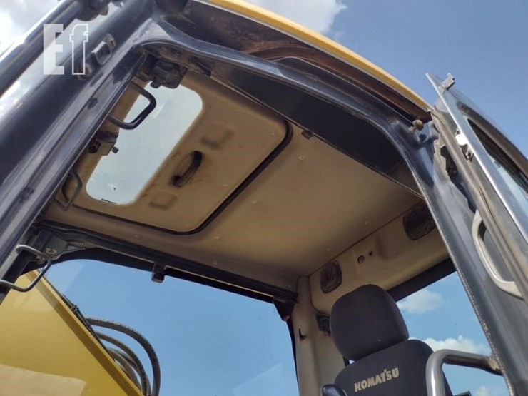2011-komatsu-pc228us-lc-8-image-15