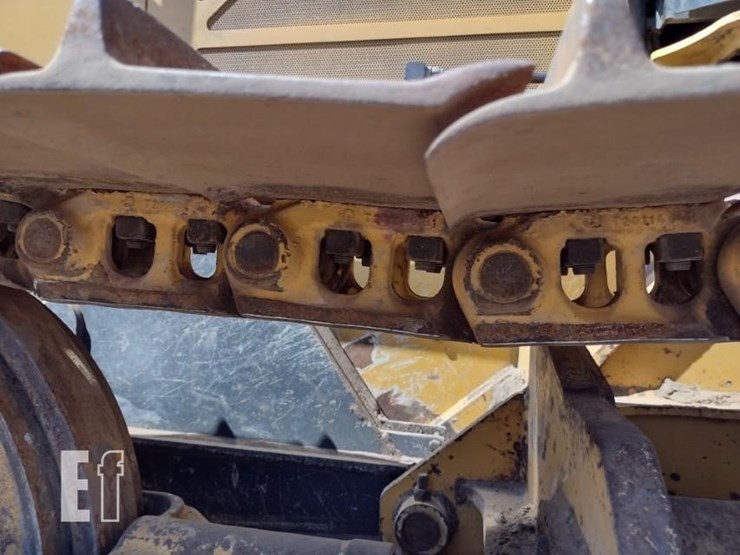 2016-deere-650k-image-28