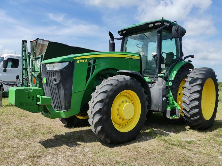 2015-john-deere-8295r-image-2