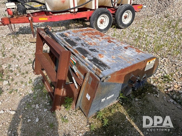 bobcat-broom-attachment-(gp11031)-image-5
