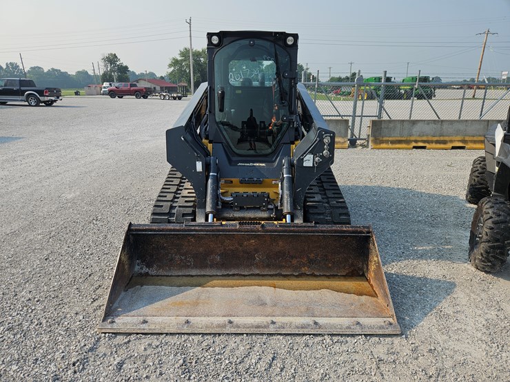 2020-deere-333g-image-2