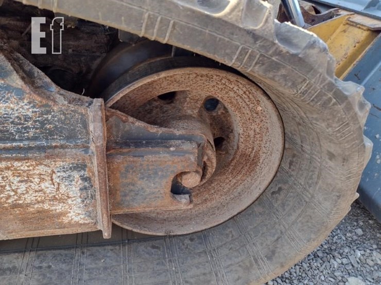 2022-deere-333g-image-32
