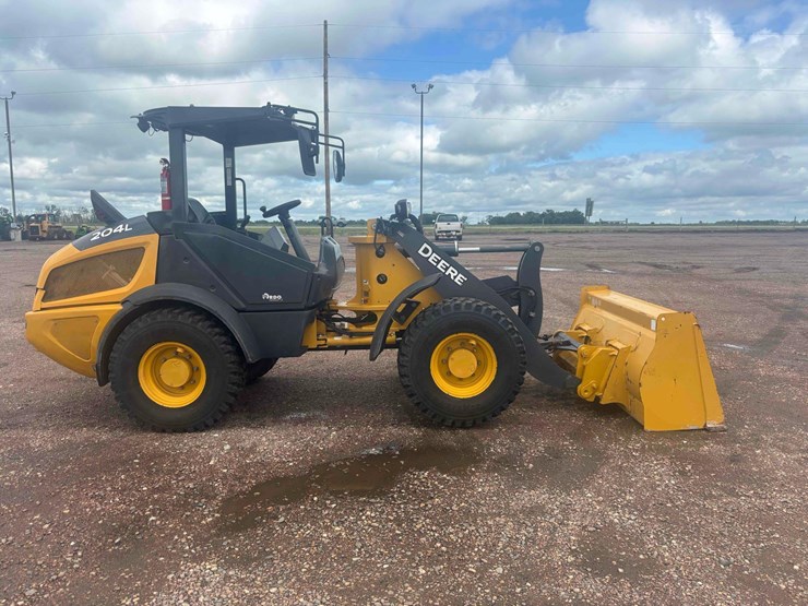 deere-204l-image-5