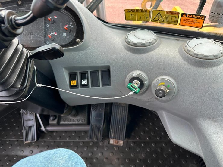 2006-volvo-l90e-image-52
