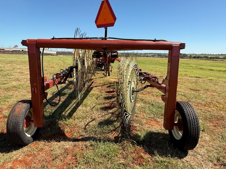 hesston-3983-image-18