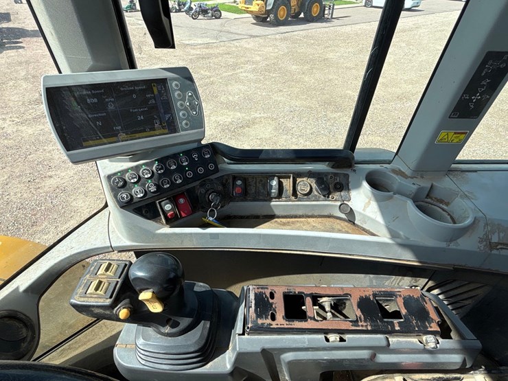2012-caterpillar-930-image-34