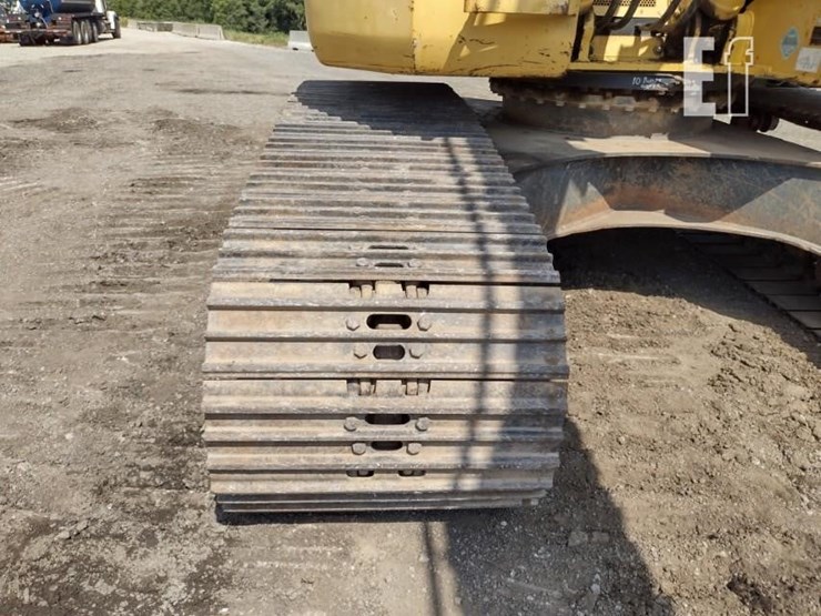 2011-komatsu-pc228us-lc-8-image-31