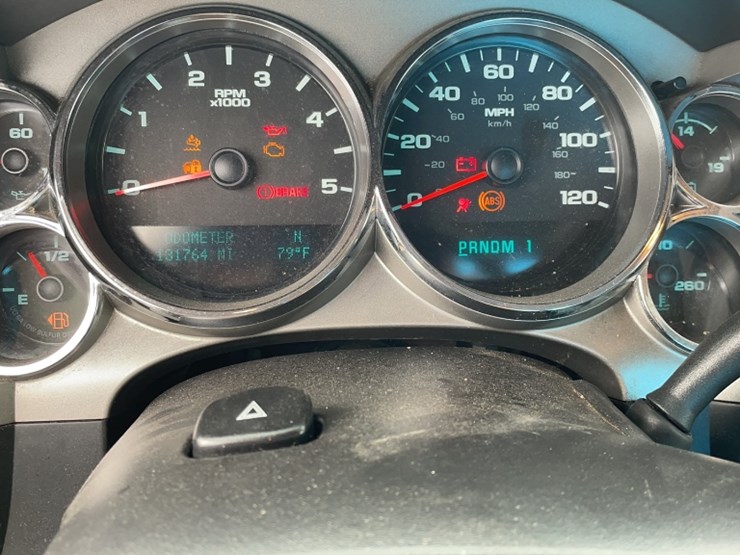 2011-chevrolet-3500-image-18