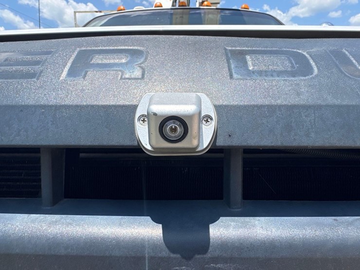 2013-ford-f550-image-32